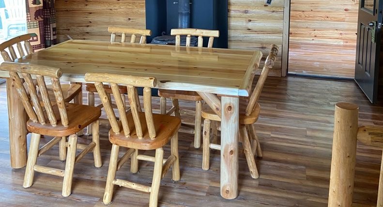 Grouse cabin at Wine Lake Camp — photo 5 of 10